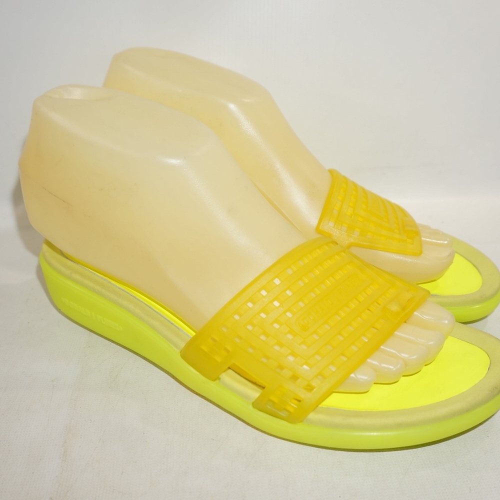 Donald J Pliner Sz 7 Yellow Mule Sandals B3B13 - Picture 6 of 8